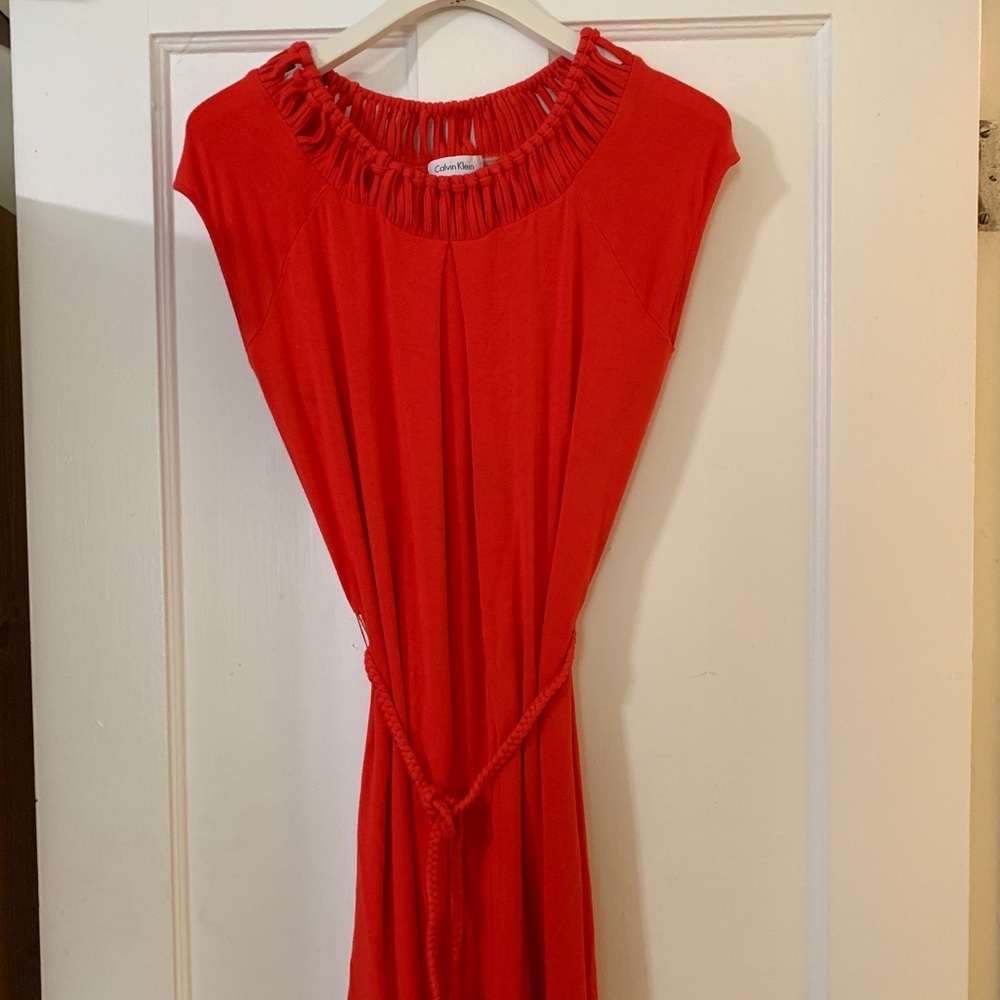 EUC Calvin Klein Coral dress, tie waist size 4